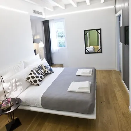 Manzoni 124 Bed&relax Bed & Breakfast
